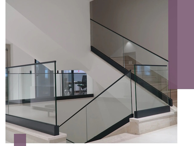 Стеклянные перила премиум-класса с установкой в Белорецке